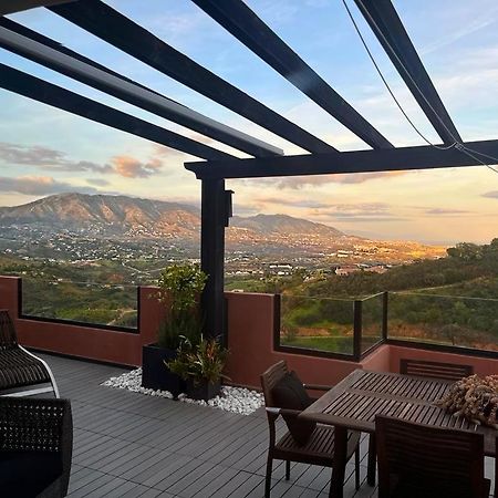 Bright Apartment In The Hills Of Elviria マラガ エクステリア 写真