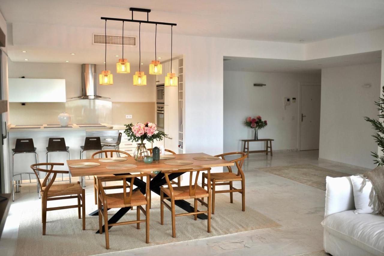 Bright Apartment In The Hills Of Elviria マラガ エクステリア 写真