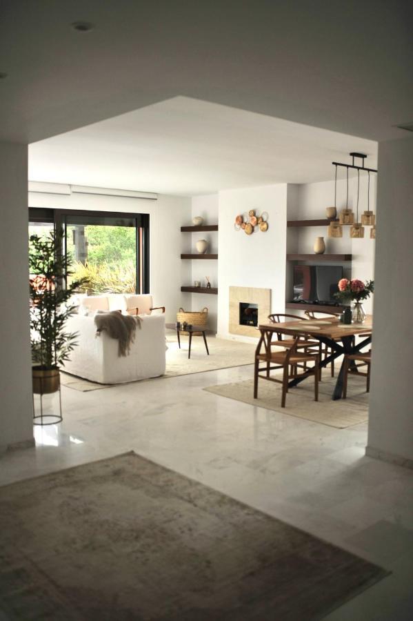 Bright Apartment In The Hills Of Elviria マラガ エクステリア 写真